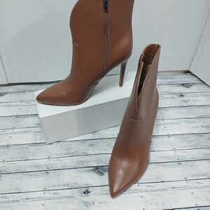 Nine West Woman's SZ 7.5M Brown Ankle Boots New Without Box.